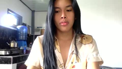 Snapshot of urfavouriteobsession chatting on February 3, 2025, 3:53 am Angela Cullens online show from February 3, 2025, 3:53 am