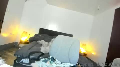 Snapshot of urfavouriteobsession chatting on November 29, 2025, 4:32 pm Angela Cullens online show from November 29, 2025, 4:32 pm