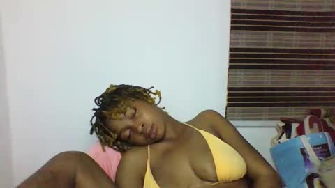 Snapshot of urflirtydoll chatting on October 5, 2025, 4:33 am urflirtydoll online show from October 5, 2025, 4:33 am