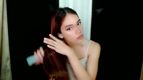 Snapshot of urgirl_leah chatting on October 14, 2025, 5:30 am Leah online show from October 14, 2025, 5:30 am