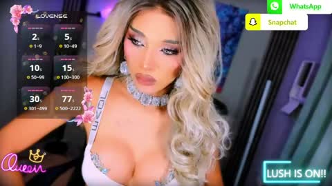 Snapshot of urgoddess_bella chatting on June 4, 2026, 1:11 am My bella 3 online show from June 4, 2026, 1:11 am