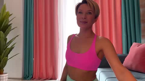 Snapshot of urgoddessjenny chatting on November 6, 2025, 9:54 am Jenny online show from November 6, 2025, 9:54 am