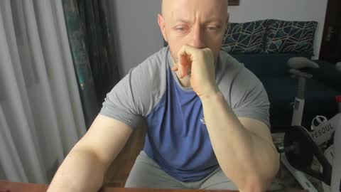 UrGymCrush online show from February 6, 2025, 2:11 am