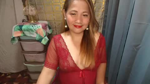Snapshot of urhotmomzoey chatting on July 14, 2026, 1:50 pm urhotmomzoey online show from July 14, 2026, 1:50 pm
