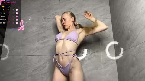 Snapshot of uriyani chatting on November 6, 2025, 6:09 pm ElizabethLizy online show from November 6, 2025, 6:09 pm