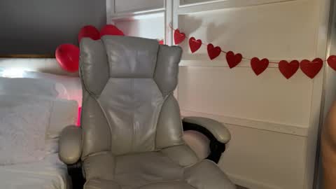 Snapshot of urlillshy chatting on February 25, 2026, 1:15 am Kristina online show from February 25, 2026, 1:15 am