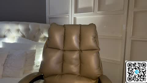 Snapshot of urlillshy chatting on April 10, 2026, 1:11 am Kristina online show from April 10, 2026, 1:11 am