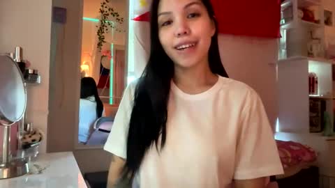 Snapshot of urlittlefilipina chatting on December 19, 2025, 4:14 pm urlittlefilipina online show from December 19, 2025, 4:14 pm