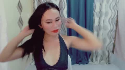 urlovely_che online show from June 12, 2026, 8:24 am