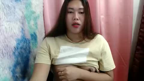 Sofie online show from April 3, 2026, 4:27 pm