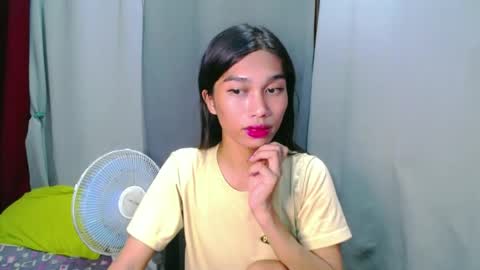 urloverjasmine_xx online show from June 22, 2026, 3:25 am
