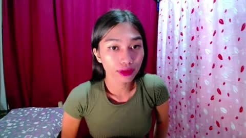 urloverjasmine_xx online show from August 3, 2026, 7:17 pm