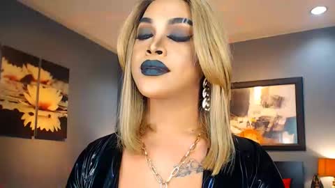 Snapshot of urmajestytyra chatting on February 12, 2025, 4:23 am UrMajestyTyra online show from February 12, 2025, 4:23 am