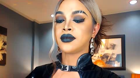 Snapshot of urmajestytyra chatting on February 16, 2025, 6:32 am UrMajestyTyra online show from February 16, 2025, 6:32 am