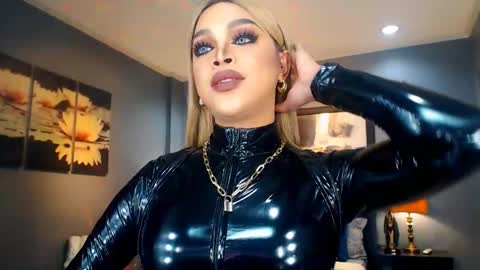 Snapshot of urmajestytyra chatting on March 6, 2025, 12:21 am UrMajestyTyra online show from March 6, 2025, 12:21 am