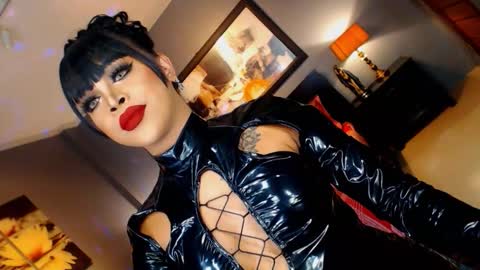 Snapshot of urmajestytyra chatting on November 10, 2025, 12:42 am UrMajestyTyra online show from November 10, 2025, 12:42 am