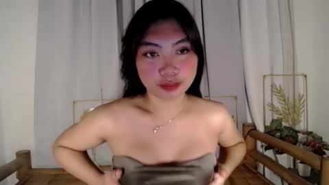 urpinay_sandra69 online show from April 28, 2026, 8:52 am