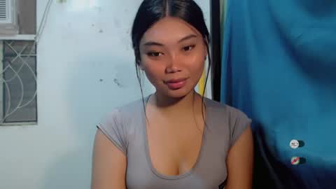 urpinay_sandra69 online show from June 26, 2026, 5:23 am