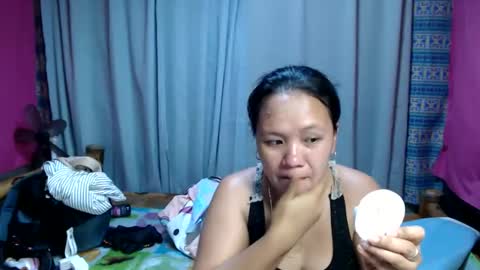 urpinay_singlemother online show from April 17, 2026, 12:30 pm