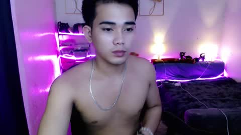 urpinoy_cummer online show from December 18, 2025, 3:29 pm
