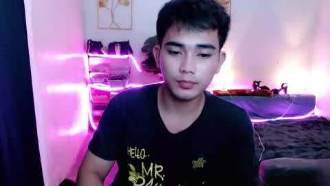 urpinoy_cummer online show from December 19, 2025, 2:57 pm