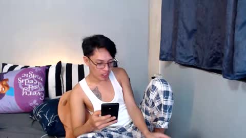 Snapshot of urpinoyasianx chatting on November 12, 2025, 11:03 pm Mel online show from November 12, 2025, 11:03 pm