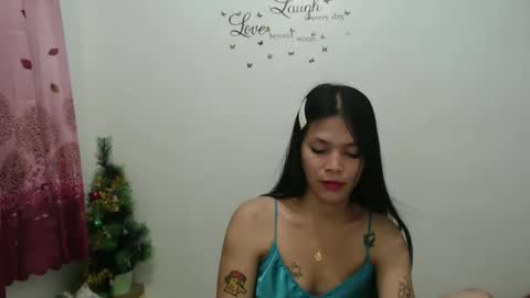 Snapshot of urpreciouspinayxxx chatting on December 4, 2024, 1:53 pm hi im kim online show from December 4, 2024, 1:53 pm