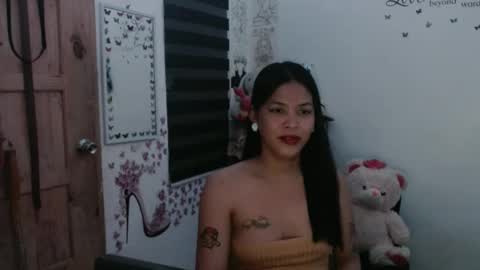 Snapshot of urpreciouspinayxxx chatting on September 16, 2025, 12:06 pm hi im kim online show from September 16, 2025, 12:06 pm