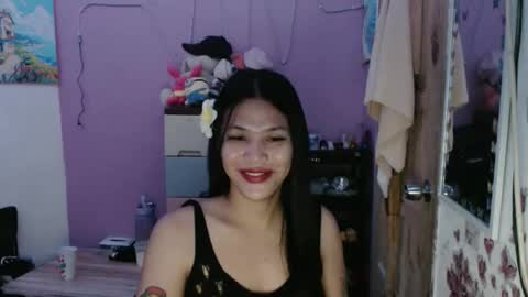 Snapshot of urpreciouspinayxxx chatting on December 1, 2025, 11:48 am hi im kim online show from December 1, 2025, 11:48 am