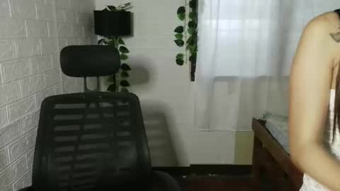 ursexyslut19 online show from April 27, 2026, 8:23 am