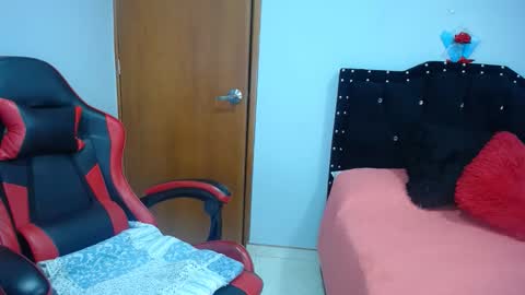 Eveling Blanco  online show from March 12, 2026, 12:28 am