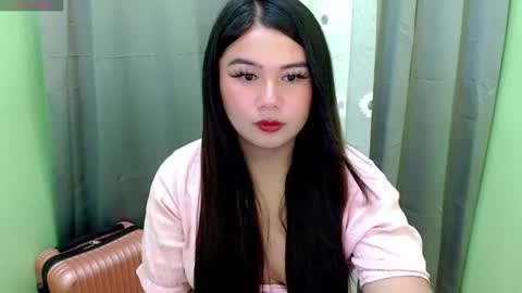 Snapshot of ursweet_ashley chatting on December 12, 2024, 1:39 pm online show from December 12, 2024, 1:39 pm