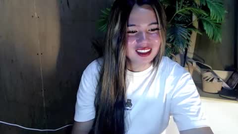 Snapshot of ursweet_ashley chatting on March 10, 2025, 8:26 am online show from March 10, 2025, 8:26 am