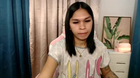 ursweet_zeviixx online show from February 23, 2025, 11:11 am