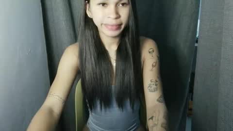 ursweet_zeviixx online show from March 16, 2026, 3:05 pm