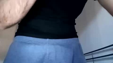 ursweetdreamx online show from April 25, 2026, 9:01 am