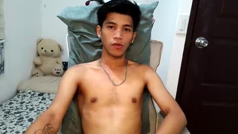 ursweetie_boy online show from April 24, 2026, 10:18 am