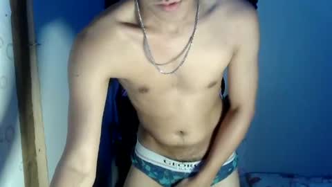 ursweetie_boy online show from July 18, 2026, 1:26 pm