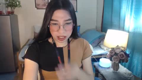Snapshot of urwetasianprincessxx chatting on February 19, 2025, 6:33 am Ashley Kate Mateo Gray online show from February 19, 2025, 6:33 am