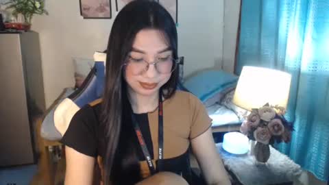 Snapshot of urwetasianprincessxx chatting on February 21, 2025, 9:02 am Ashley Kate Mateo Gray online show from February 21, 2025, 9:02 am