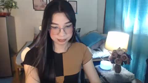 Snapshot of urwetasianprincessxx chatting on March 7, 2025, 12:23 pm Ashley Kate Mateo Gray online show from March 7, 2025, 12:23 pm