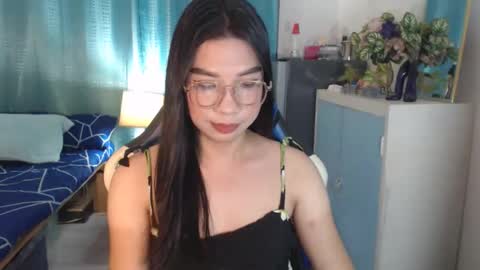 Snapshot of urwetasianprincessxx chatting on November 13, 2025, 11:31 am Ashley Kate Mateo Gray online show from November 13, 2025, 11:31 am
