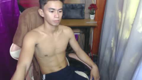 urwild_fuckerxx online show from November 19, 2025, 10:32 pm