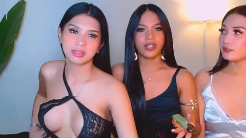 urwildest_margaret online show from April 23, 2026, 6:54 pm