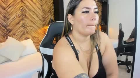 U R Z U R I online show from April 28, 2026, 1:16 pm