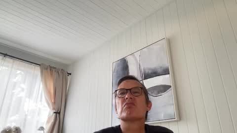 Snapshot of usablemale chatting on November 19, 2025, 7:14 pm P online show from November 19, 2025, 7:14 pm