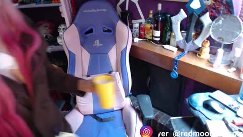 Snapshot of usagired chatting on September 17, 2025, 5:14 pm --Lucy-- online show from September 17, 2025, 5:14 pm