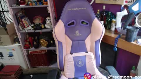 Snapshot of usagired chatting on October 8, 2025, 6:05 pm --Lucy-- online show from October 8, 2025, 6:05 pm