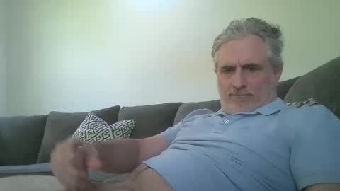 usainparis online show from September 22, 2025, 11:07 pm