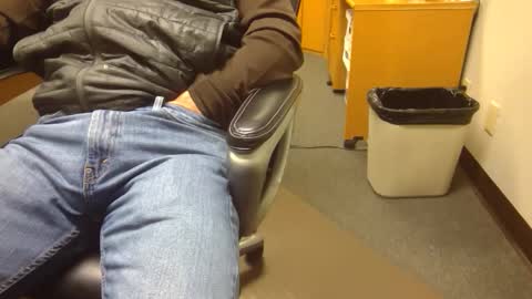 useemie online show from November 20, 2025, 9:14 pm